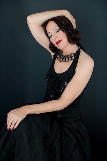 Portrait Fotoshooting K. Fotoatelier Hohenkammer Sindia Boldt25 red