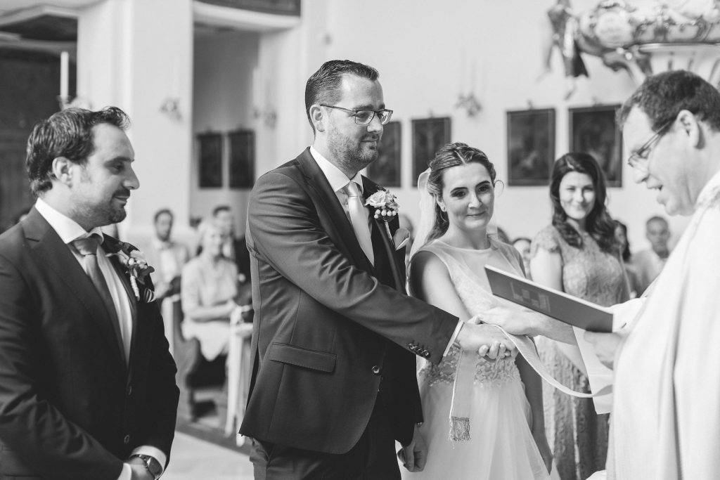 JM Kirchliche Hochzeit München Freisinger Hof Hochzeitsfotograf Sindia Boldt Photography München 0032